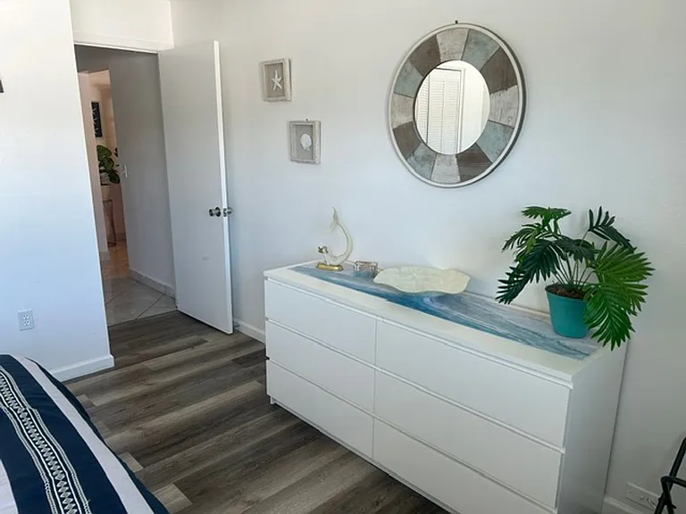 9031 Glen Moor Ln — Photo 18