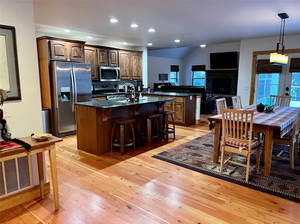 1025 Meadowlark Ln, Whitefish, MT 59937