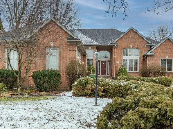 14106 Redwood Dr, Shelby Township, MI 48315