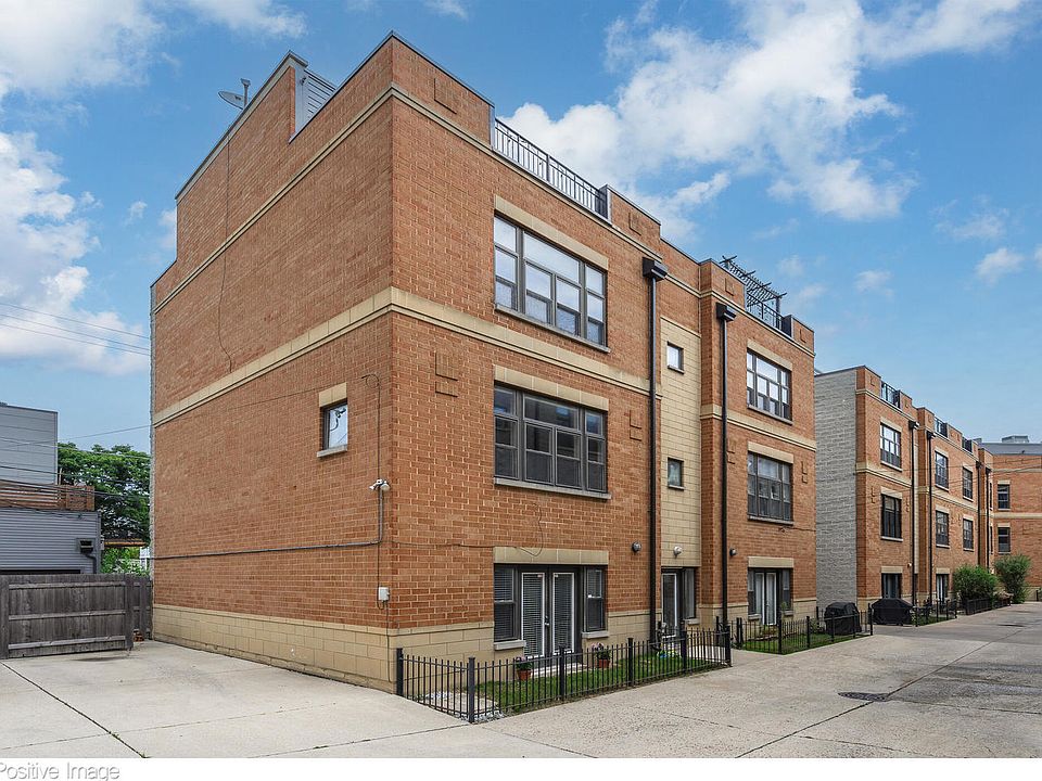 1st image of 2324 W Bloomingdale Ave APT B