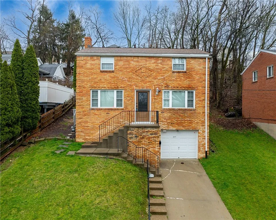 2427 Plainview Ave photo 1