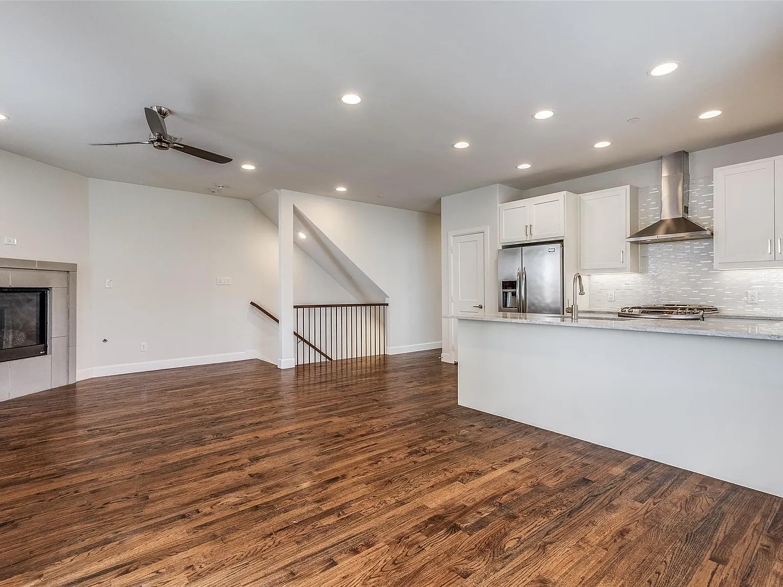 3 bed, 3.0 bath, 1750 sqft, $6,200 — Photo 4
