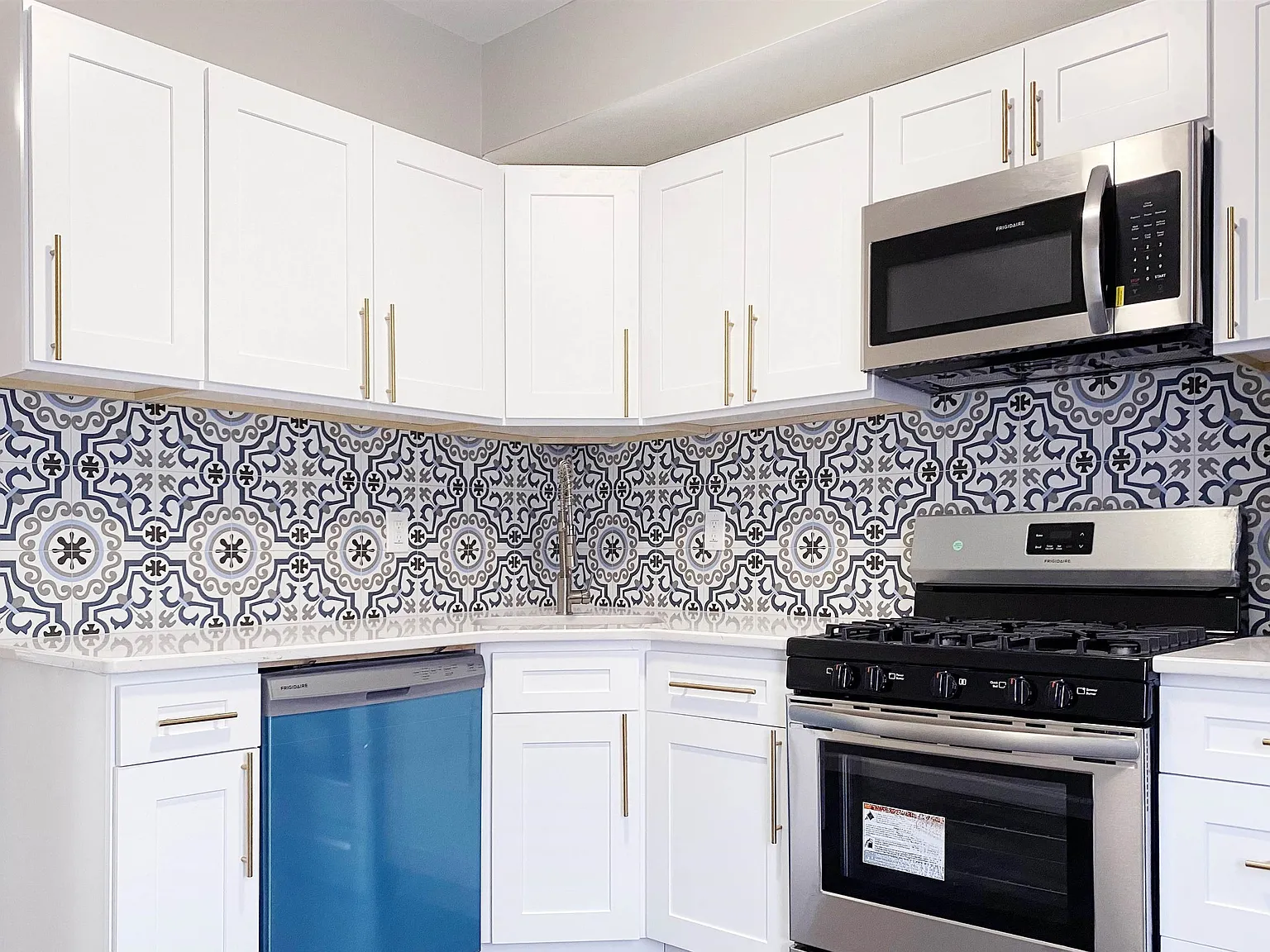4 bed, 2.0 bath, 1500 sqft, $3,100 — Photo 1
