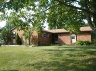 748 Stuart Ln, Cincinnati, OH 45245