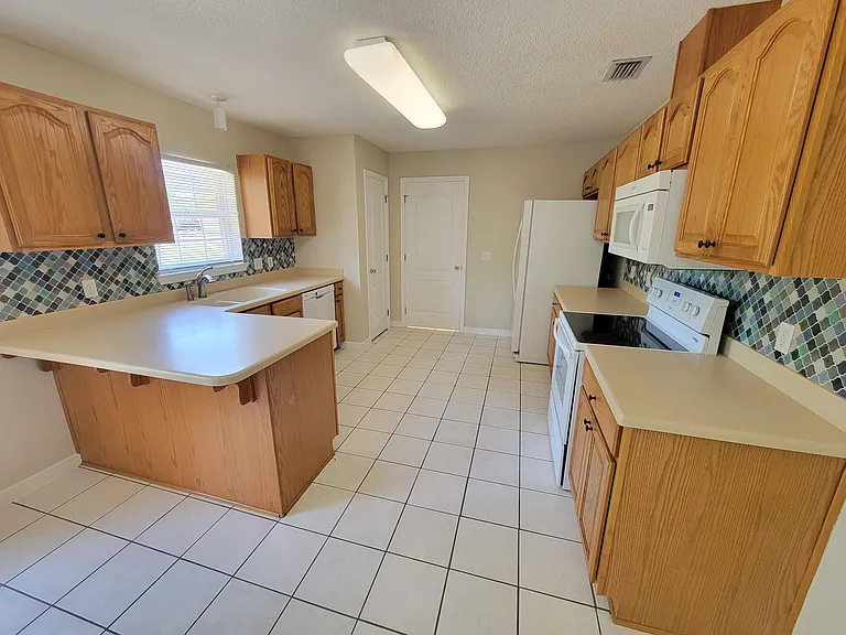 6592 Codell St — Photo 5