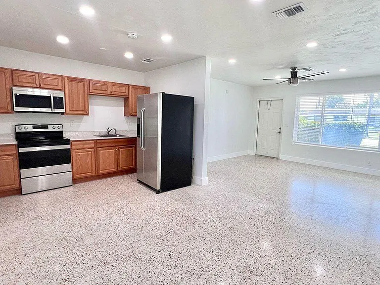 124 Abaco Dr — Photo 9