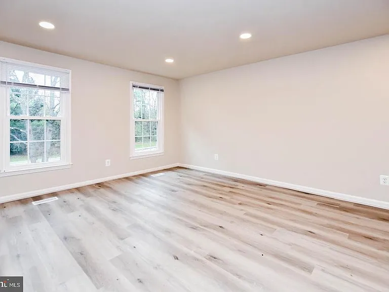 20569 Strath Haven Dr — Photo 5