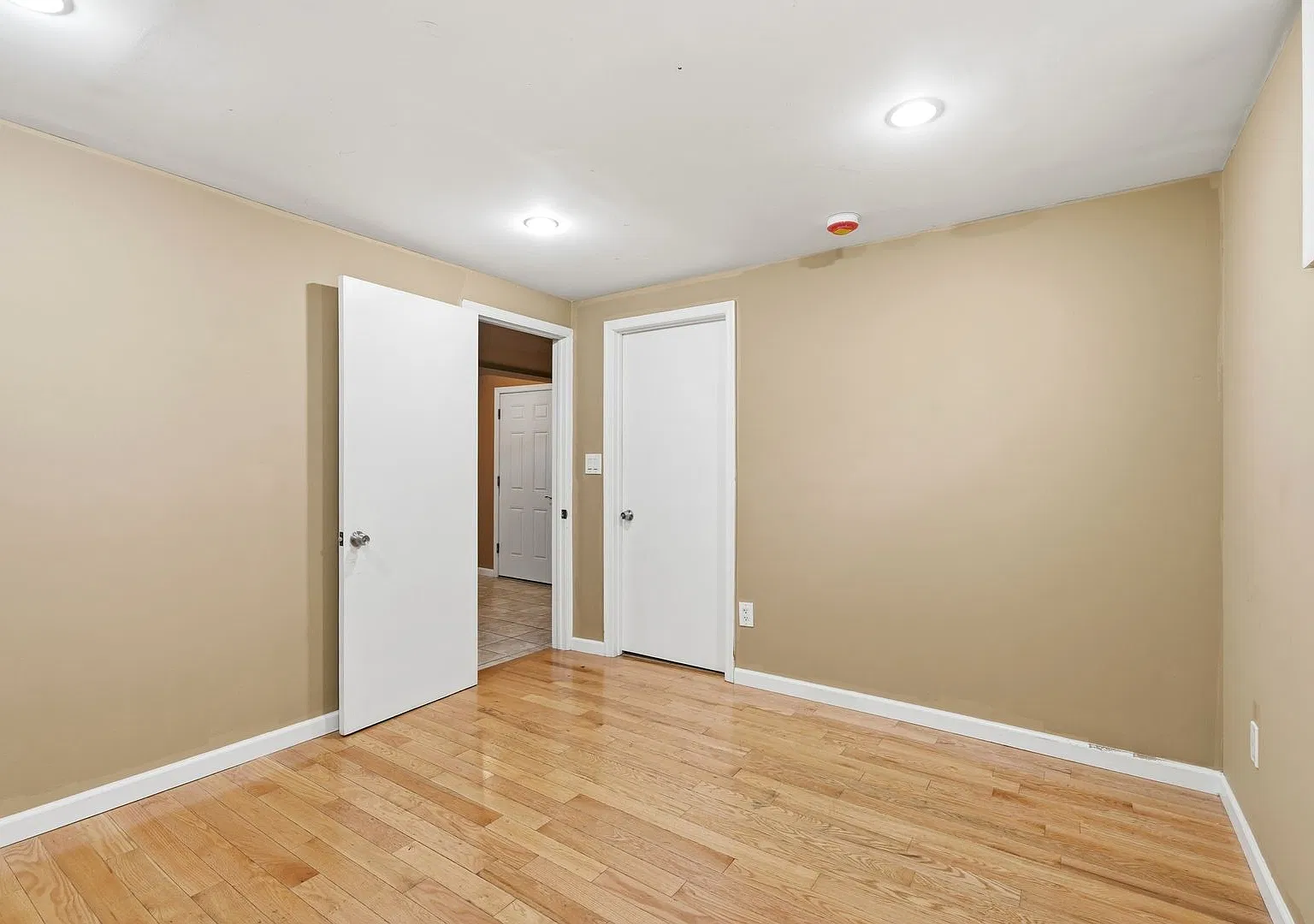 519 Valley Street — Photo 4