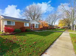 8318 Christine St, Warren, MI 48093