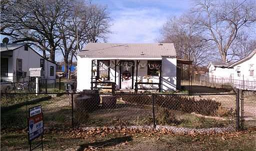 2nd image of 7040 Amie St