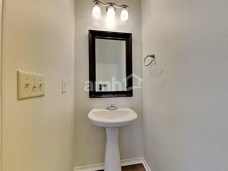9023 Newfield St — Photo 7