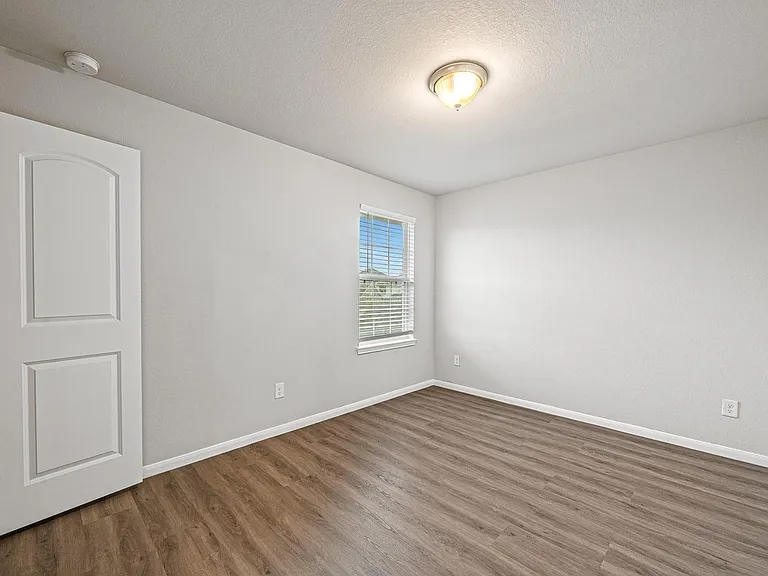 13826 Andover Park Dr — Photo 26