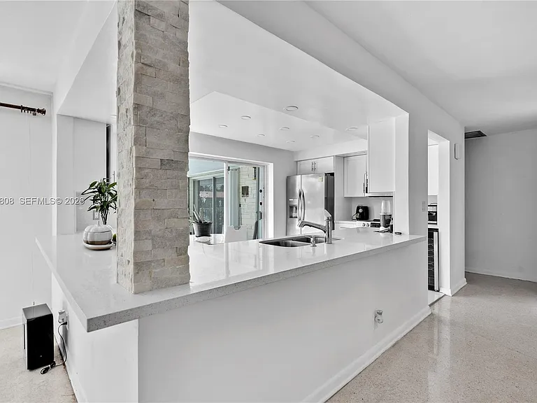 1418 NE 57th Ct — Photo 21