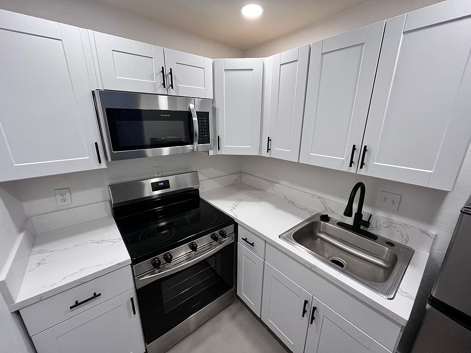 1st image of 802 N Alvernon Way APT D