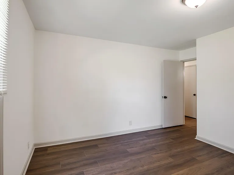 301 Glenwood Dr — Photo 11