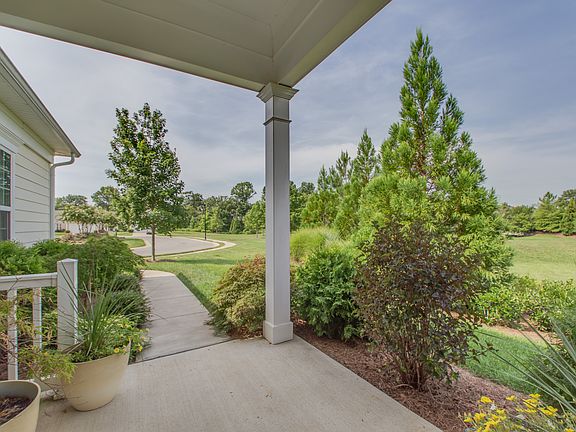 5th image of 242 Old Towne Dr