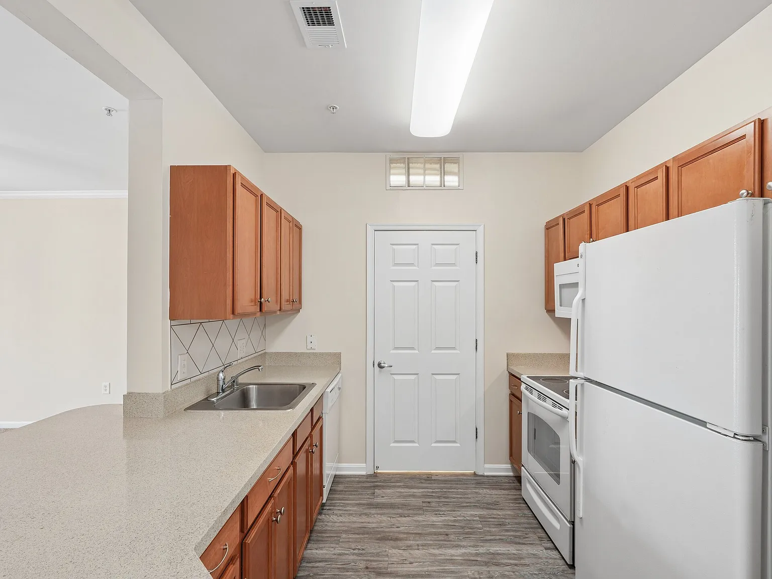 Gleneagles Apartments — Photo 1