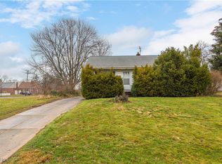 373 Glen Park Dr, Bay Village, OH