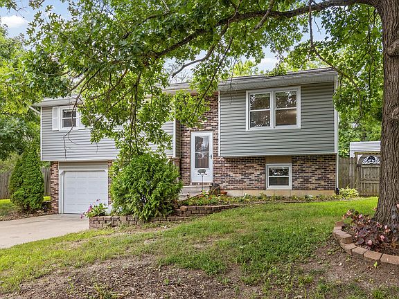 2nd image of 2052 N Northwest Ct