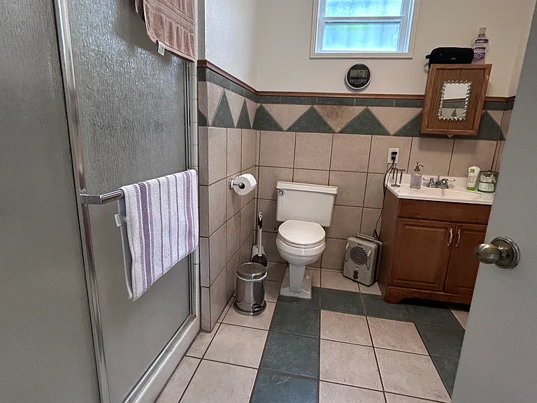 1119 N San Joaquin St — Photo 12