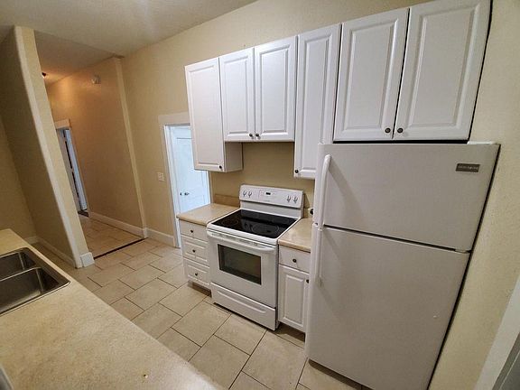 2nd image of 426 W Amelia Ave Unit 1