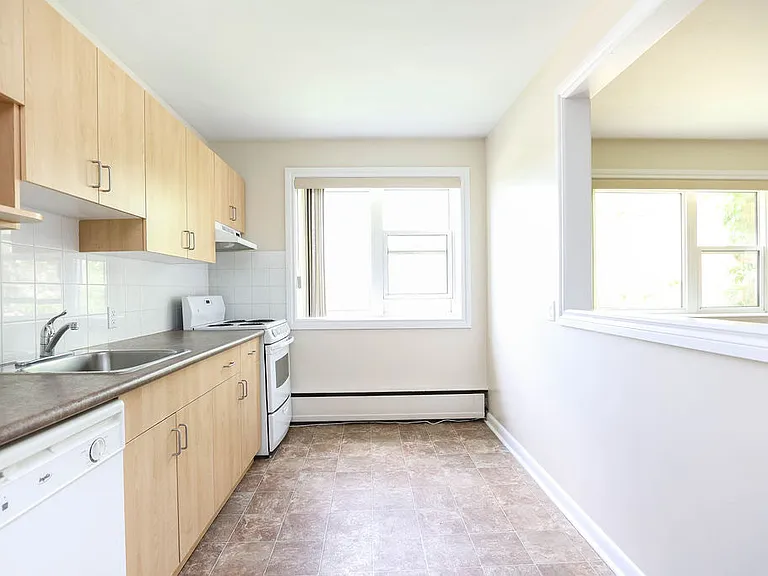 825 Corydon Ave — Photo 27
