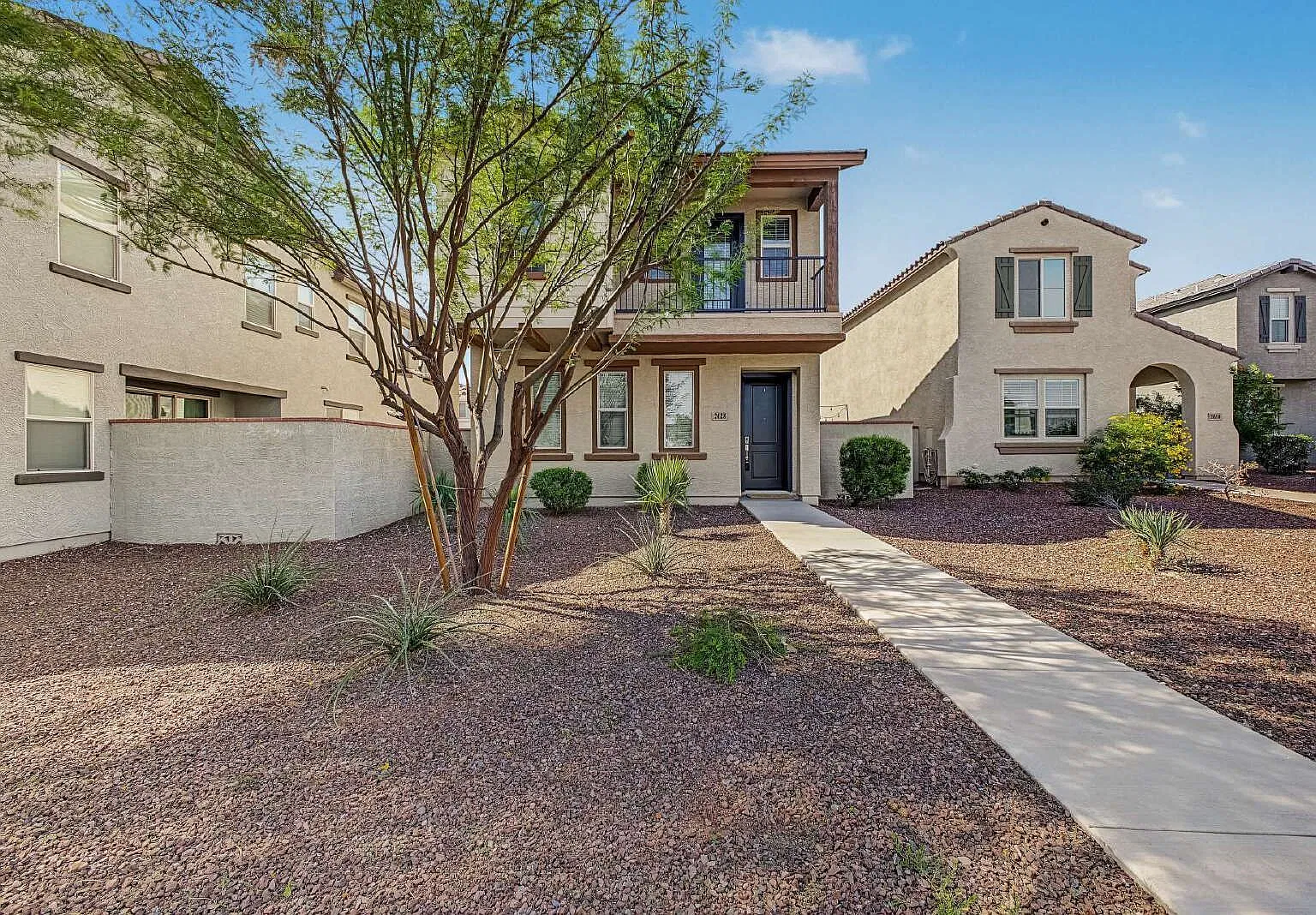 3 bed, 2.5 bath, 2029 sqft, $2,150 — Photo 2