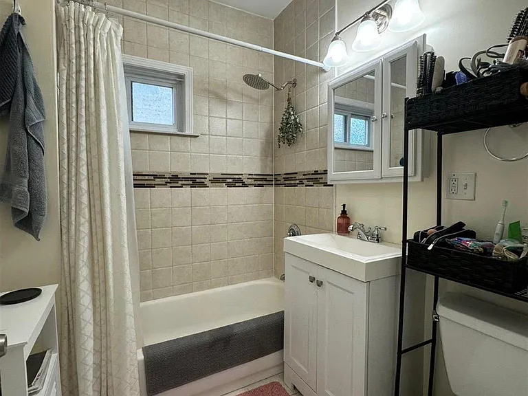 39 Belknap St #1 — Photo 23