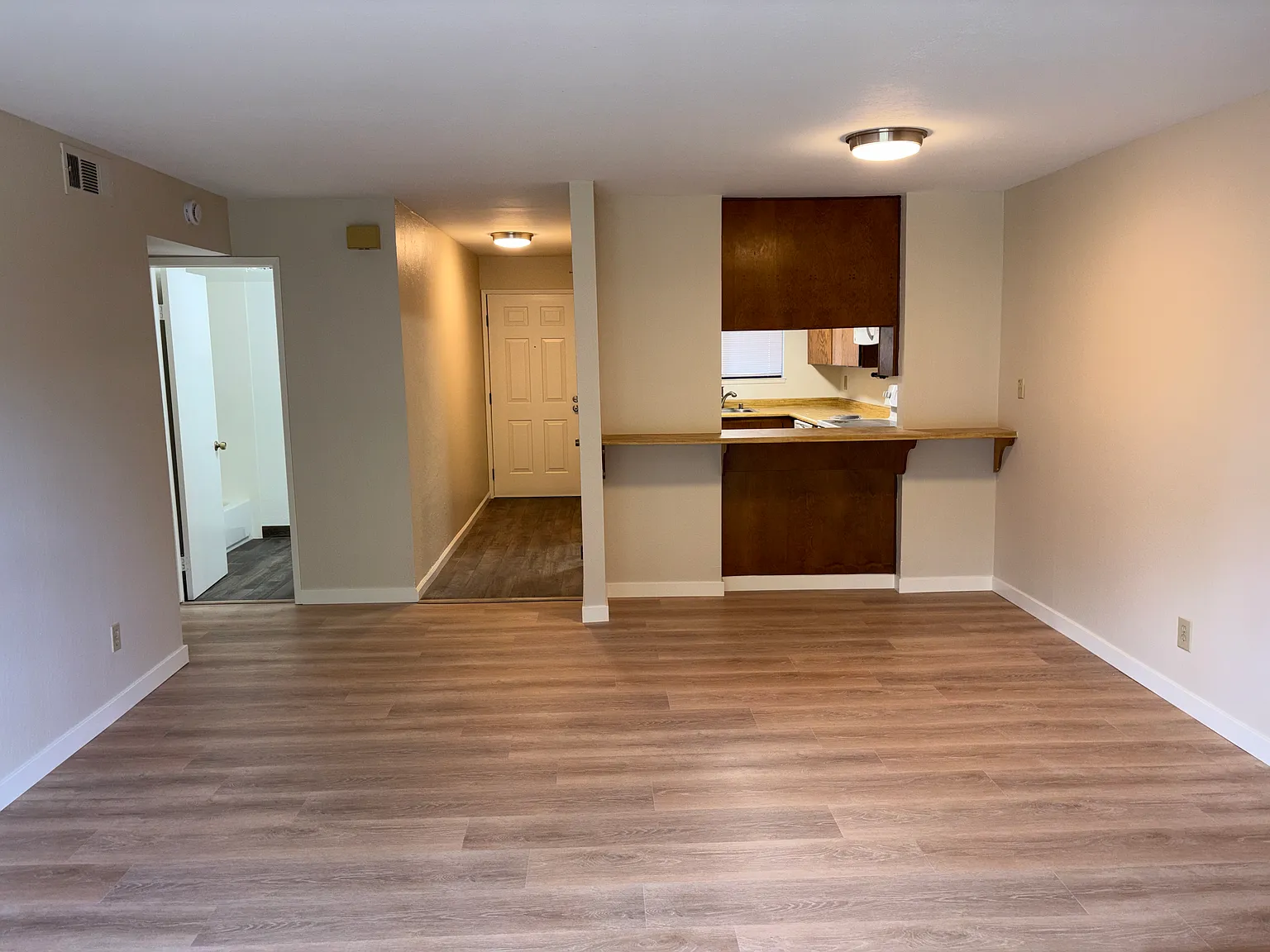 3 bed, 1216 sqft, $2,800 — Photo 3