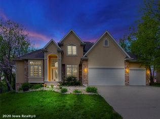 931 Tulip Tree Ln, West Des Moines, IA 50266