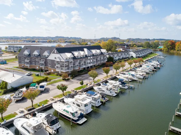 917 W Savidge St Unit 27, Spring Lake, MI 49456