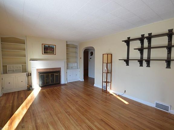 5th image of 11650 Mapleridge Dr