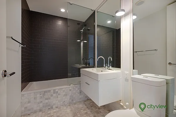 Rented by City View Living | media 27