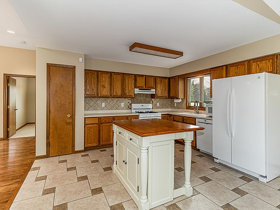 4th image of 13190 Snowberry Ln