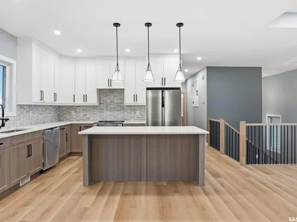 8 Cardinal DRIVE, Dundurn Rm No. 314, SK S7C 0C3