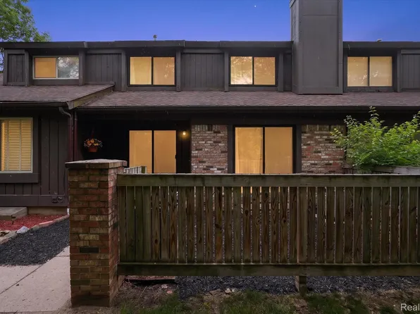 2017 Beekman Ct, Flint, MI 48532
