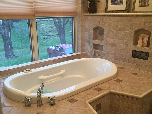 Master tub view