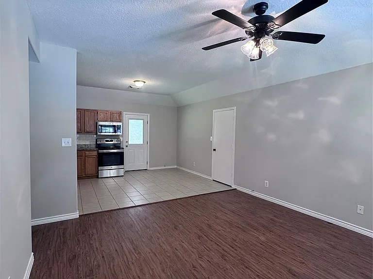 12551 Royal Lake Dr — Photo 2