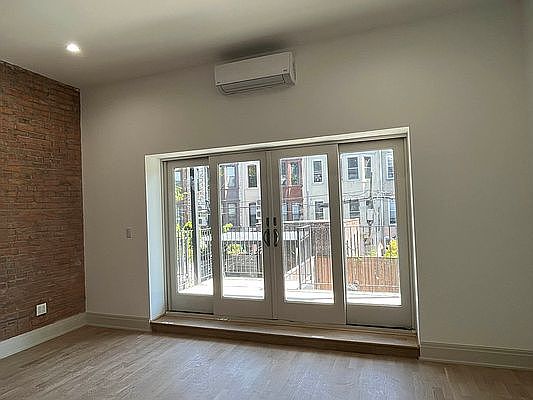 4th image of 408A Hancock St #2