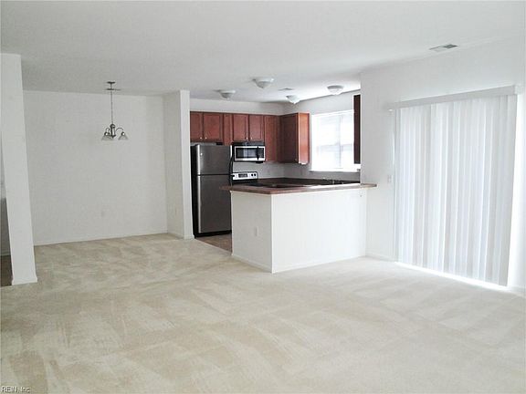 4th image of 5317 Warminster Dr #206