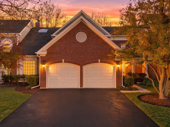 112 Rutgers Ct, Glenview, IL 60026