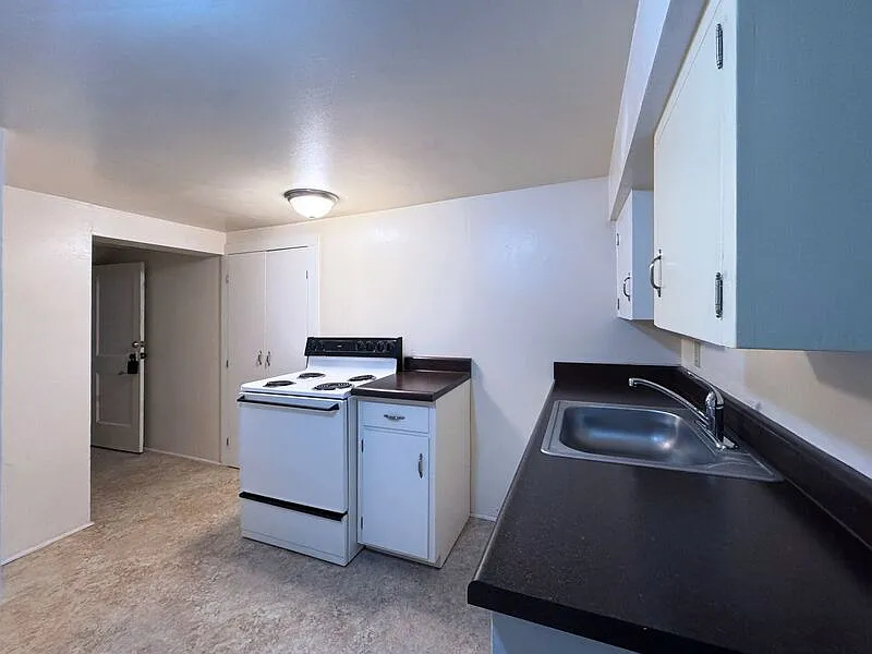 361 W Broadway — Photo 4