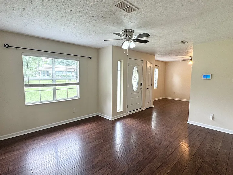 1181 Max Ct — Photo 5