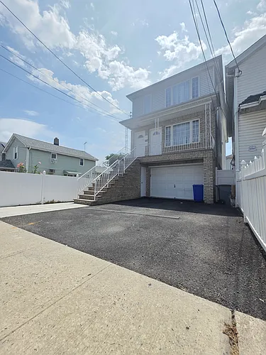 611 Meadow St #2 Photo 1
