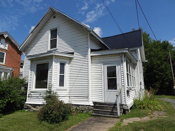 2nd image of 200 Margaret St