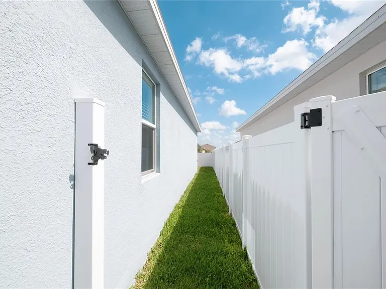 2203 Pigeon Plum Dr — Photo 10