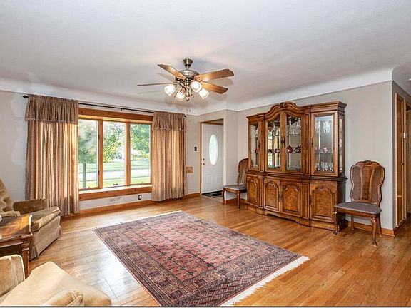 3rd image of 7284 Mayberry Dr