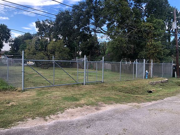 4th image of 7 W Court Dr