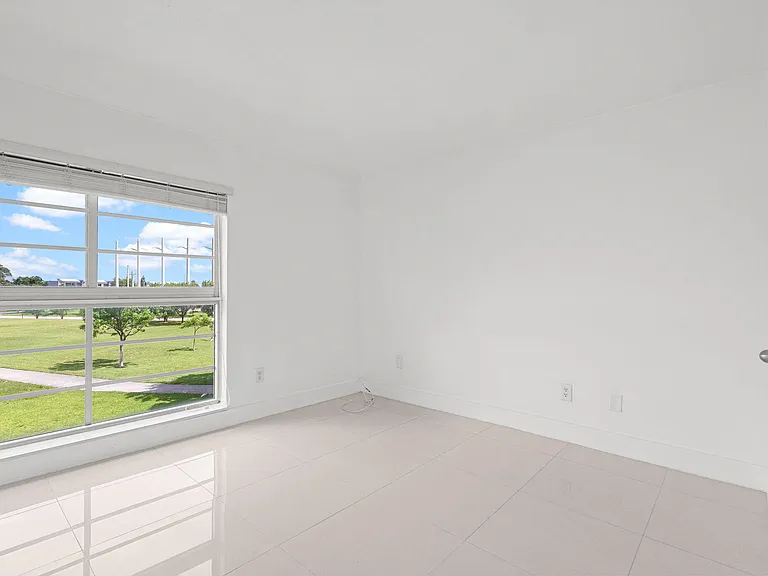 9170 Fontainebleau Blvd #301 — Photo 25