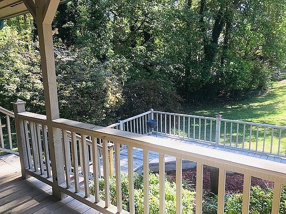 2nd image of 5612 Poplar Ln